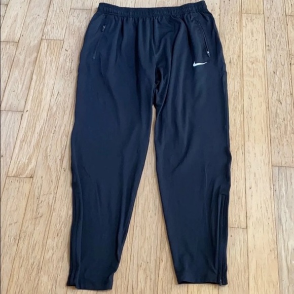 COPY - Men’s Nike Dry Element Pant very Small hole on the upper leg. - Picture 2 of 8